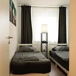 3-Zimmer-Wohnung Mit Balkon Und Parkplatz In Duisburg Nahe Duesseldorf *