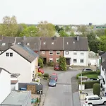 3-Zimmer-Wohnung Mit Balkon Und Parkplatz In Duisburg Nahe Duesseldorf Διαμέρισμα *