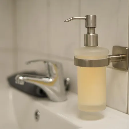 Moeblierte 3-zimmer-wohnung Nahe Duesseldorf In Duisburg-sued Διαμέρισμα Ντούισμπουργκ