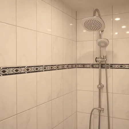 Moeblierte 3-zimmer-wohnung Nahe Duesseldorf In Duisburg-sued Ντούισμπουργκ