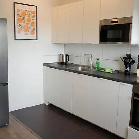 Moeblierte 3-zimmer-wohnung Nahe Duesseldorf In Duisburg-sued * دوسبرغ