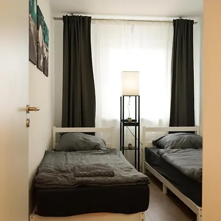 3-zimmer-wohnung Mit Balkon Und Parkplatz In Nahe Duesseldorf *