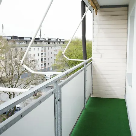 Lägenhet 3-zimmer-wohnung Mit Balkon Und Parkplatz In Nahe Duesseldorf Duisburg